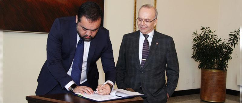 O governador do Rio Cláudio Castro com o presidente do TJRJ, desembargador Ricardo Cardozo
