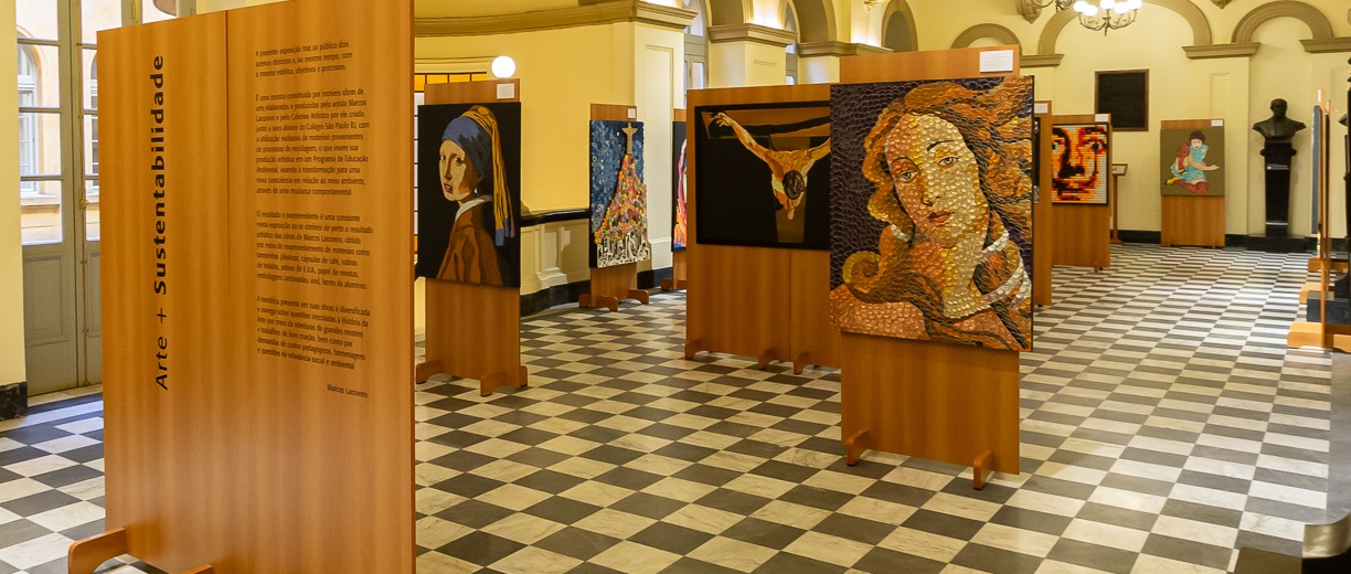 Foto da exposição no Salão dos Passos Perdidos.