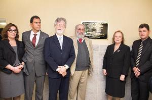 Apartir da esq.: a juíza Myriam Rangel Cury; o juiz Márcio Olmo Cardoso; o desembargador Manoel Alberto, ex-presidente do TJRJ; o corregedor-geral da Justiça, Valmir de Oliveira Silva; a presidente Leila Mariano; e o prefeito de Teresópolis, Arlei de Oliveira Rosa (Foto: Alexandre Moreira)