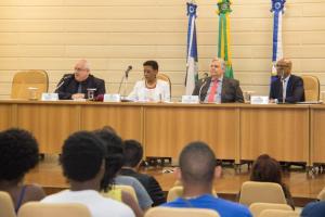 Desembargadores Ivone Caetano e Caetano Ernesto da Fonseca Costa, defensor Nílson Bruno e o professor Carlos Albertto Lima de Almeida na abertura do seminário (foto: Brunno Dantas/TJRJ)