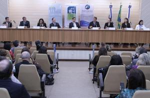Juiz Haroldo Luiz Rigo da Silva, juiz Renato Scussel, juíza Valéria Sylvestre Rodrigues,  ministro João Otávio de Noronha, juiz Sérgio Luiz Ribeiro de Souza, desembargador Claudio de Mello Tavares, e as juízas Morgana Emerick, Valéria da Silva Rodrigues e Katy Braun