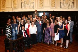 Magistrados homenageados receberam distintivo no antigo Tribunal do Júri