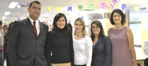 O Chefe de Gabinete do Corregedor Geral, Geraldo Aymoré Junior; a juíza em exercício Márcia de Andrade Pumar; a substituta da Responsável pelo Expediente do juizado, Rejane Meneghin Silva; a Diretora-Geral de Fiscalização e Assessoramento Judicial, Daniela Gonçalves e a Diretora da Divisão de Monitoramento Judicial, Luciana Dominguez de Almeida De Gasperis.