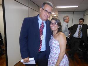 A Diretora-Geral da DGFAJ, Daniela Gonçalves e o Diretor da DIPAJ, William Dionysio de Oliveira, responsáveis pela logística do mutirão.