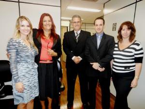 A advogada Fernanda Verussa, a servidora Ana Cristina Andorinho, o Diretor da Divisão de Pareceres Judiciais (DIPAJ), William Dionysio de Oliveira e os advogados Juliano P. Rodrigues e Rogelia Olivieri.