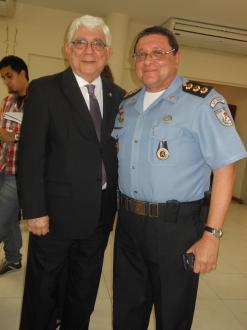 O Corregedor-Geral ao lado do Comandante do 12° Batalhão da Polícia Militar de Niterói, Wolney Dias Ferreira.