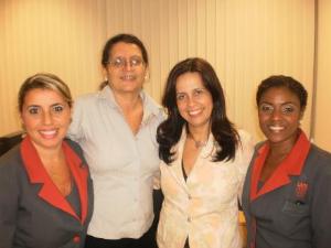 Solange Crapis, recepcionista; Andiara Pereira da Silva, palestrante DGFEX-DIPEX; Claudia Figueiredo Alves, Coordenadora Operacional DEAPE/DIPRS-SECID e Adriana Oliveira, recepcionista.