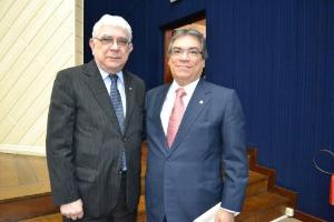 O Corregedor-Geral da Justiça, Desembargador Antonio José Azevedo Pinto e o Presidente da Comissão, Desembargador Antonio Iloízio de Barros Bastos.
