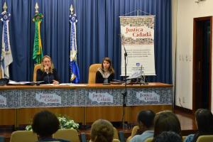 A Desembargadora Cristina Teresa Gaulia e a Juíza Andrea Barroso Vidal.