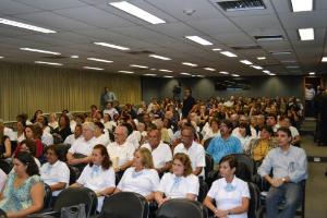 Outros corais convidados e plateia.