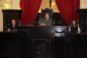 Compuseram a mesa de abertura o Desembargador Antônio Izaías, o Juíz Auxiliar da Presidência, Gilberto Abdelhay, e a Diretora da DGCON, Márcia Relvas.