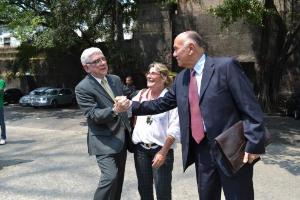 O Corregedor-Geral da Justiça, Des. Azevedo Pinto, cumprimenta o Des. Sérgio Cavalieri e a Diretora do DEAPE, Rosiléa Di Mais Palheiro.