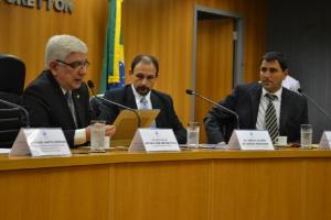 O Corregedor-Geral, Des. Azevedo Pinto, recebeu da ARPEN-RJ a honraria ¿Amigo do Registro Civil, Guardião da Cidadania¿