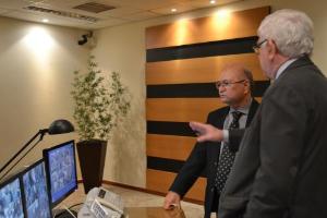 O Corregedor do TJ/CE, Des. Sales Neto, conhece o sistema de monitoramento instalado no gabinete do Corregedor do TJ/RJ, Des. Azevedo Pinto.