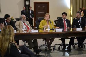 O Des. Antônio Boente, o Corregedor-Geral Des. Valmir de Oliveira Silva, a Presidente do TJRJ Des. Leila Mariano, o Secretário da Reforma do Judiciário, Dr. Flávio Caetano e o Juiz Auxiliar da Presidência do CNJ, Dr. Luiz Carlos Resende Santos.