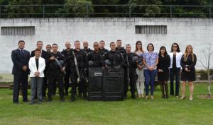 A equipe do TJRJ e TJSE com o Grupamento de Intervenção Tática ¿ GIT após apresentação de simulação feita no Centro de Instrução Especializada