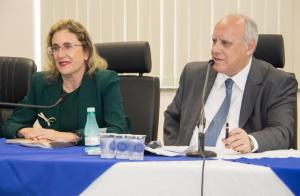 A corregedora-geral da Justiça e o presidente do TJRJ durante o encontro com juízes e servidores do 5 NUR (Foto: Brunno Dantas)