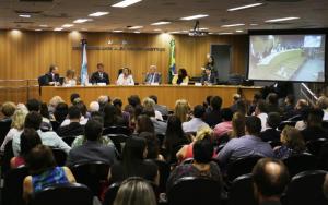 Magistrados e servidores de diferentes comarcas do estado participaram da cerimônia de premiação por bom desempenho