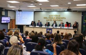 Lucia Glioche, Claudio de Mello Tavares, Milton Fernandes, Sérgio Ribeiro, Ricardo Cardozo, Raquel Chrispino e Luciana Phebo