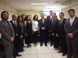 O Corregedor-Geral da Justiça, desembargador Claudio de Mello Tavares, com os juízes do 4º NUR