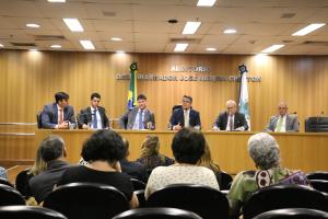 O Corregedor-Geral da Justiça, desembargador Claudio de Mello Tavares, em reunião com os juízes de Varas de Órfãos e Sucessões, Infância e Família