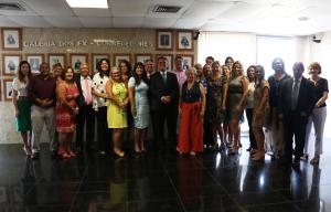 O Corregedor-Geral, Desembargador Claudio de Mello Tavares, com funcionários da Corregedoria