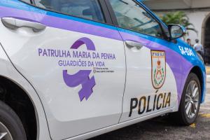 Cor lilás se uniu ao tradicional azul e branco em algumas viaturas da Polícia Militar do Estado do Rio de Janeiro