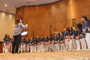 O Coral Infantil da UFRJ se apresentou ao final da abertura