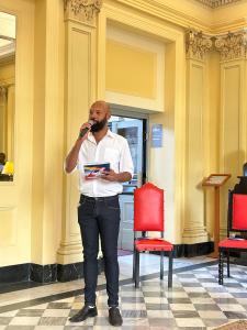 Weliton de Oliveira organizador do Programa Troca de Livros