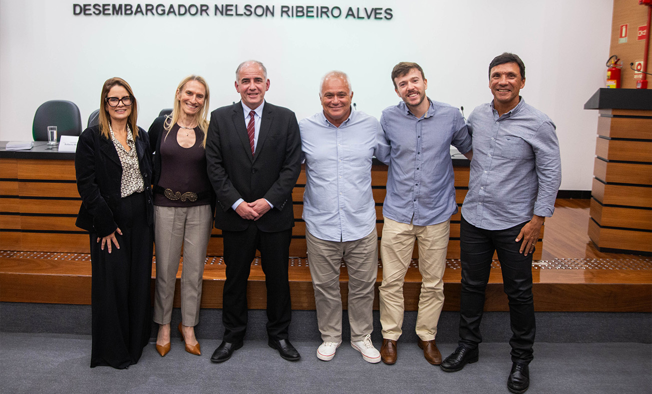imagem - Livro&nbsp;sobre a vida de treinador e o impacto&nbsp;do&nbsp;futebol é&nbsp;destaque do CCPJ&nbsp;