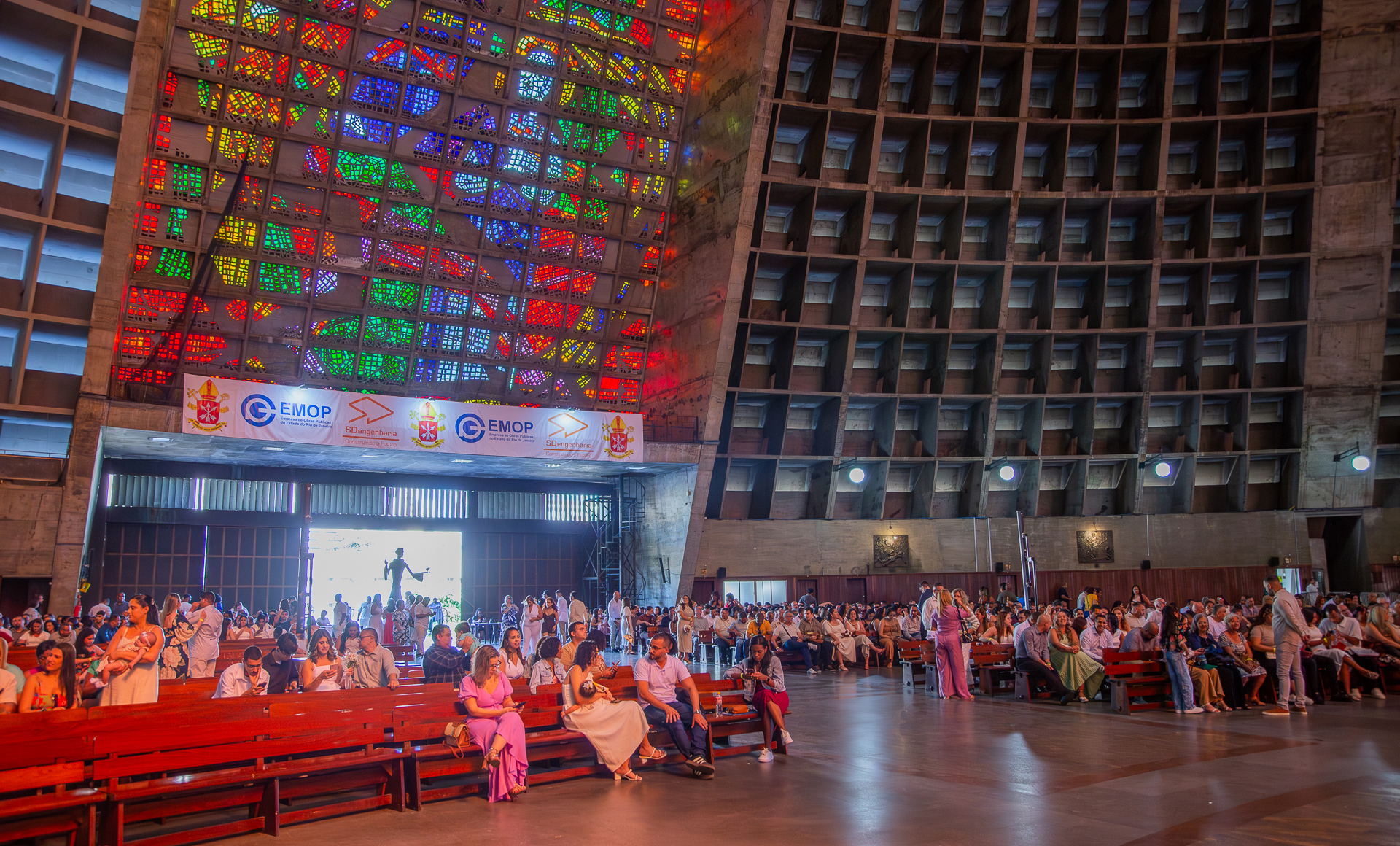 imagem - Histórias de amor e novos começos marcam casamento comunitário na Catedral Metropolitana do Rio