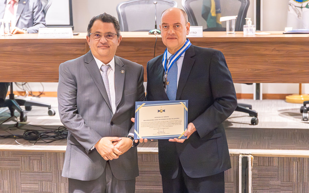 imagem - Presidente do TJRJ recebe Medalha do Mérito da Procuradoria-Geral do Estado 