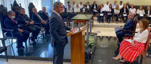 Foto do presidente do TJRJ, desembargador Henrique Carlos de Andrade Figueira, com o corregedor-geral da Justiça, desembargador Ricardo Cardozo; e a presidente da Amaerj Eunice Haddad.