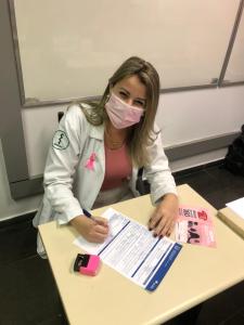 Representantes municipais de saúde orientaram mulheres e as encaminharam a exames de prevenção