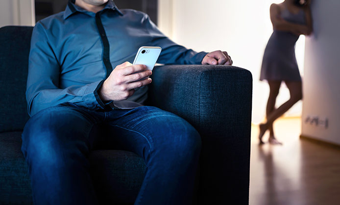 imagem - Homem é condenado por lesão corporal e por invadir o telefone celular de sua mulher