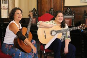 As violonistas Adriana Ballesté e Mara Lúcia Ribeiro