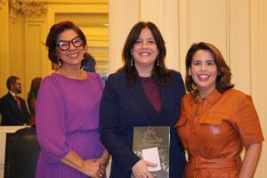 A diretora do Museu da Justiça, Siléa Macieira, a juíza auxiliar da Presidência, Dra. Paula Feteira Soares, e a secretária-geral de Gestão do Conhecimento, Mariana Figueiredo Corrêa