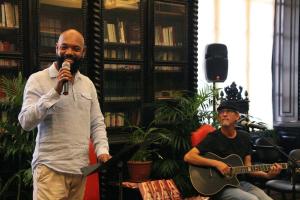 Ton Oliveira, coordenador do Museu Convida com Troca de Livros e Henrique Leite