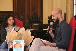 Allexandra Hayram, convidada do Troca de Livros e Whiverson Reis, mediador do programa