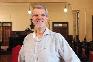 Professor Delton Meirelles