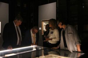Desembargador Cláudio Brandão, corregedor-geral de Justiça TJRJ; Desembargador Jomar Fernandes, presidente do TJAM; Lívia Prado e Izadora Alves, arte educadoras do Museu da Justiça, Siléa Macieira, Diretora do Museu da Justiça