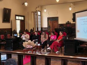 Roda de conversa “Prevenção, autocuidado e histórias de superação: diálogos sobre o câncer de mama”