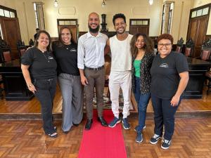 A equipe do Museu da Justiça e o convidado Wayne Marinho