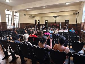 Jovens do Instituto Teatro Novo