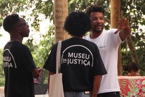 Os museólogos do Museu da Justiça e Ricardo Ferreira Diniz, filho de Tia Cida.