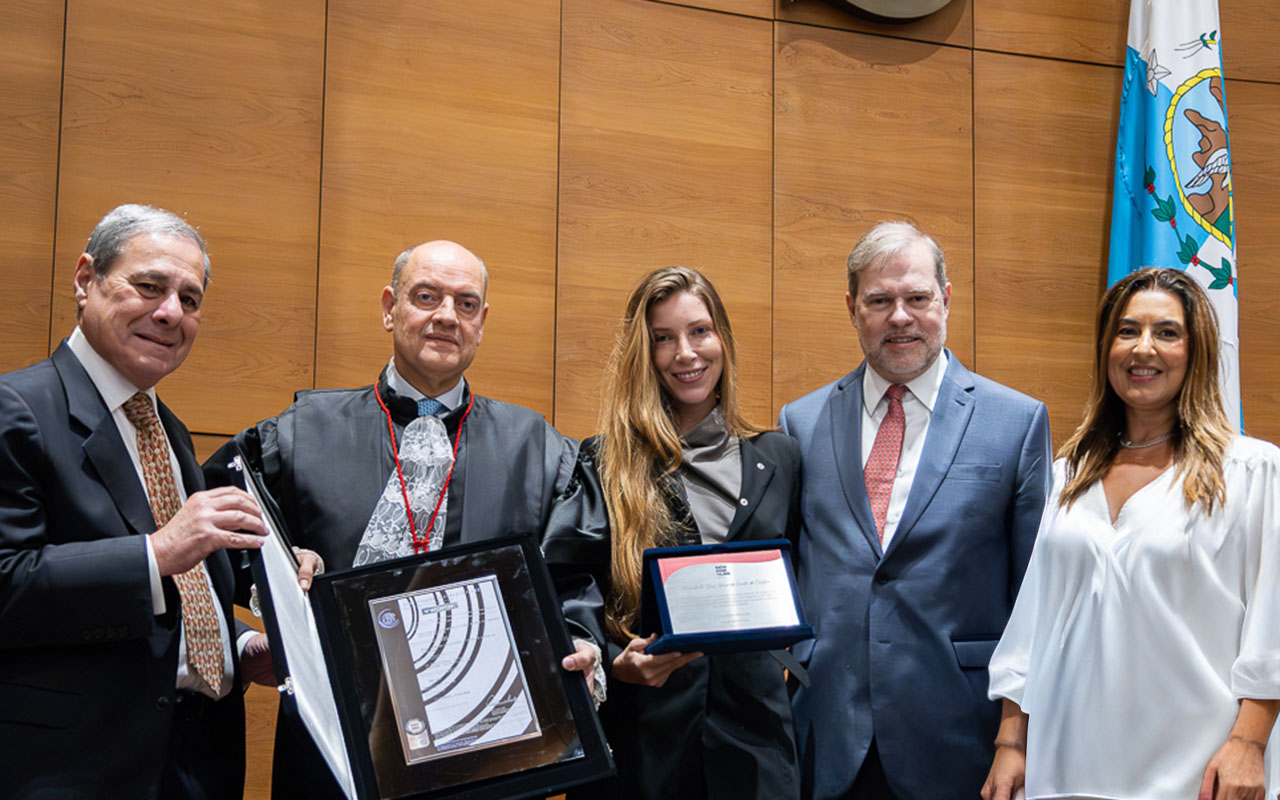  Mario William Esperr – Presidente da Associação brasileira de normas técnicas; desembargador Ricardo Couto – Presidente do TJRJ; Natalie de Castro Alves – Presidente do Instituto “Nós por elas”,  Ministro Dias Toffoli – STF; Renata Gil – Conselheira do CNJ   