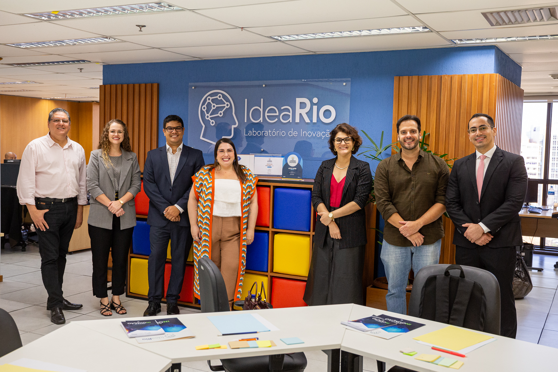 Da esquerda para a direita: Marcelo dos Santos, Karina Cabral, Diego Souza, Priscilla Mariano, Jussara Valente, Fernando Minelli e Felipe Pinheiro&nbsp;