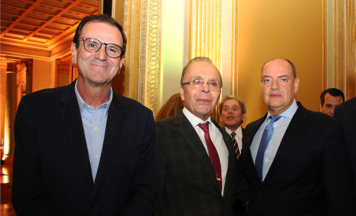 O prefeito Eduardo Paes com os desembargadores Ricardo Cardozo e Ricardo Couto