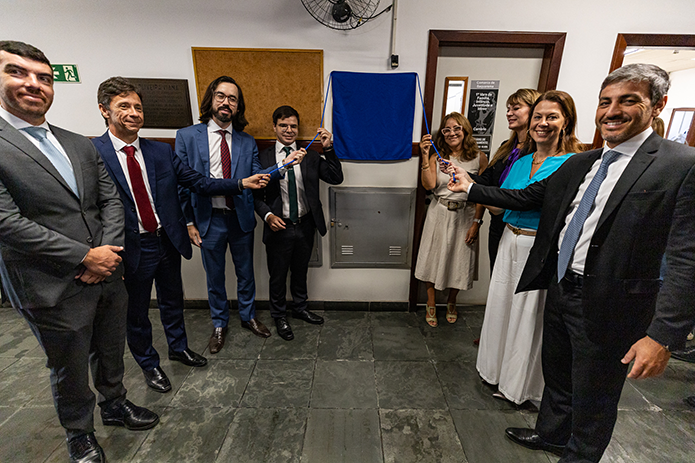 Os juízes Diego Moraes da Rosa, Fábio Costa Soares, Andrew Francis dos Santos Maciel, Felipe Lopes Alves D´ Amico, a desembargadora Maria Isabel Paes Gonçalves, as juízas Renata Guarino e Eunice Haddad e o juiz Bruno Rulière 