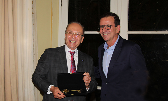 O presidente do TJRJ, desembargador Ricardo Cardozo, e o prefeito do Rio Eduardo Paes